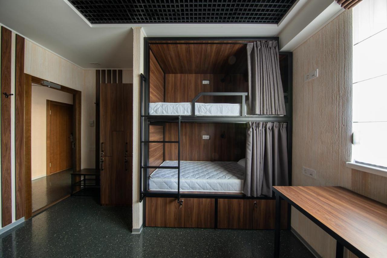 Misto Capsule Hotel Kiew Exterior foto