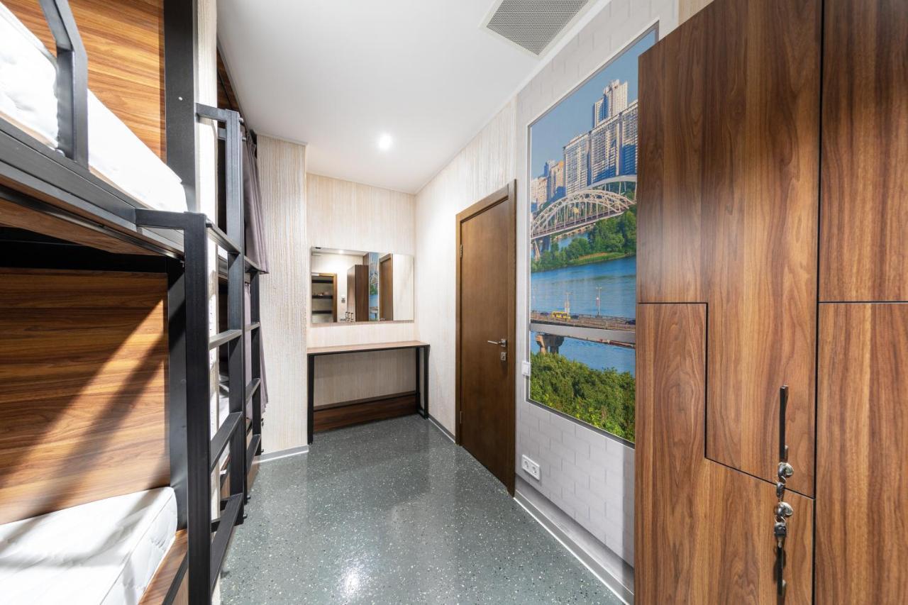 Misto Capsule Hotel Kiew Exterior foto