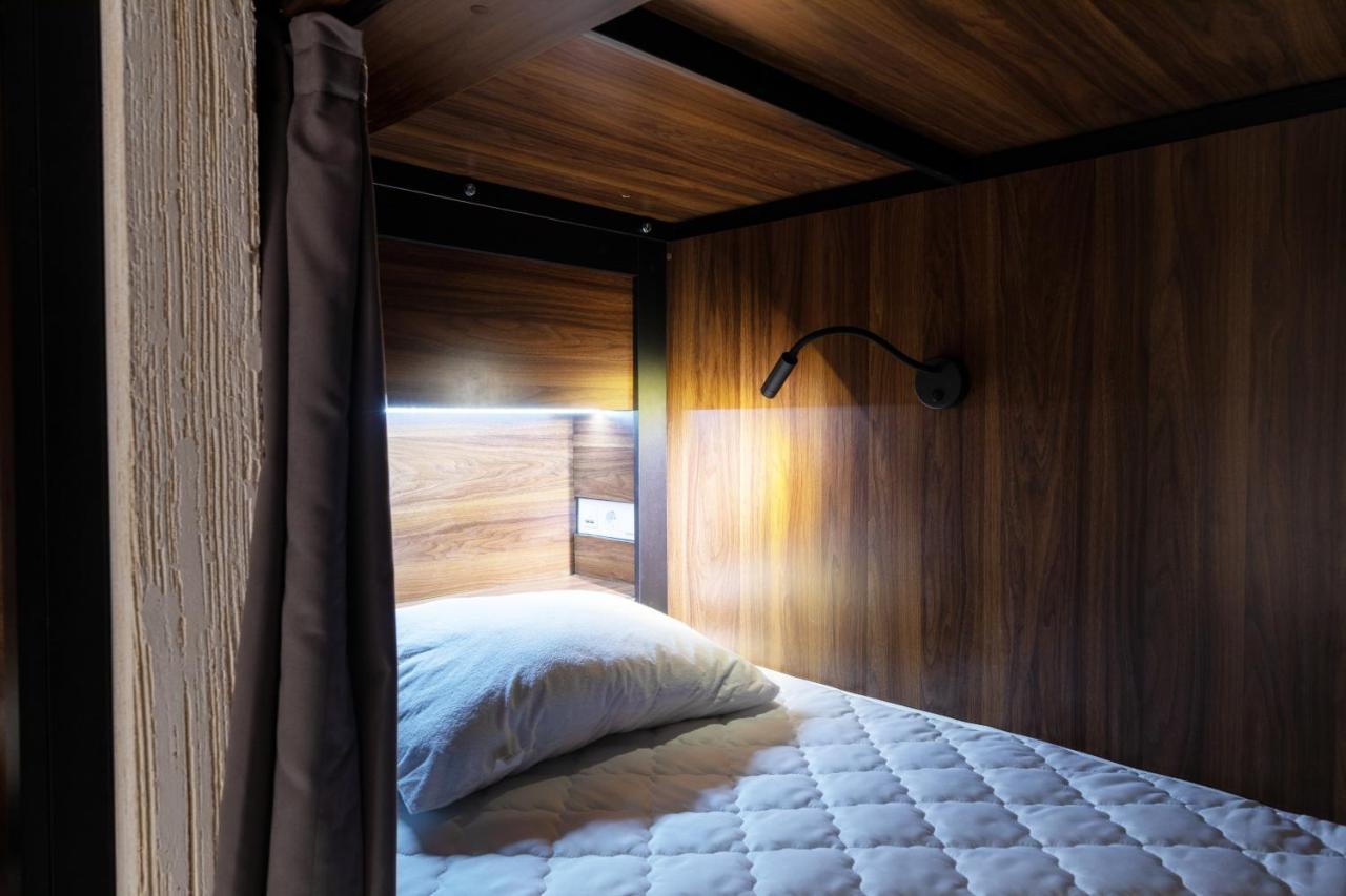 Misto Capsule Hotel Kiew Exterior foto